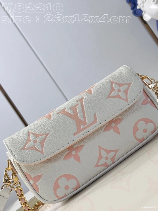 VUITTON Wallet Ivy-23.5*12*4.3cm on Chain LOUIS 0701